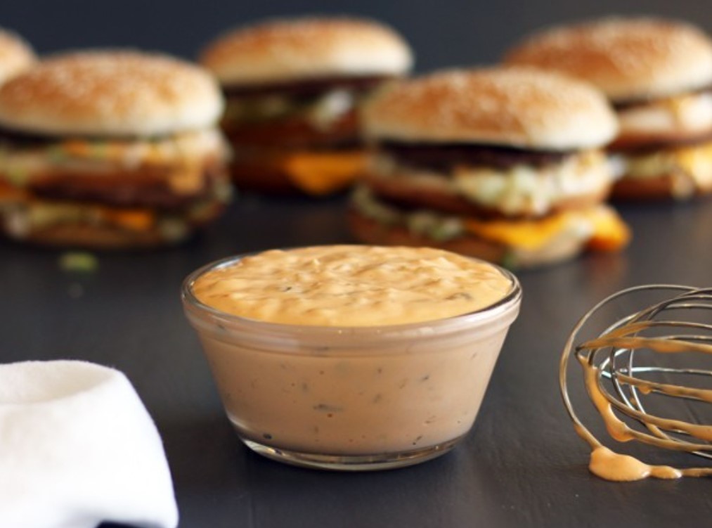 Domě tips Co-budete-potrebovat-1745161565 Jak Připravit big mac omáčka za 15 minút: Jednoduchý Recept recepty  