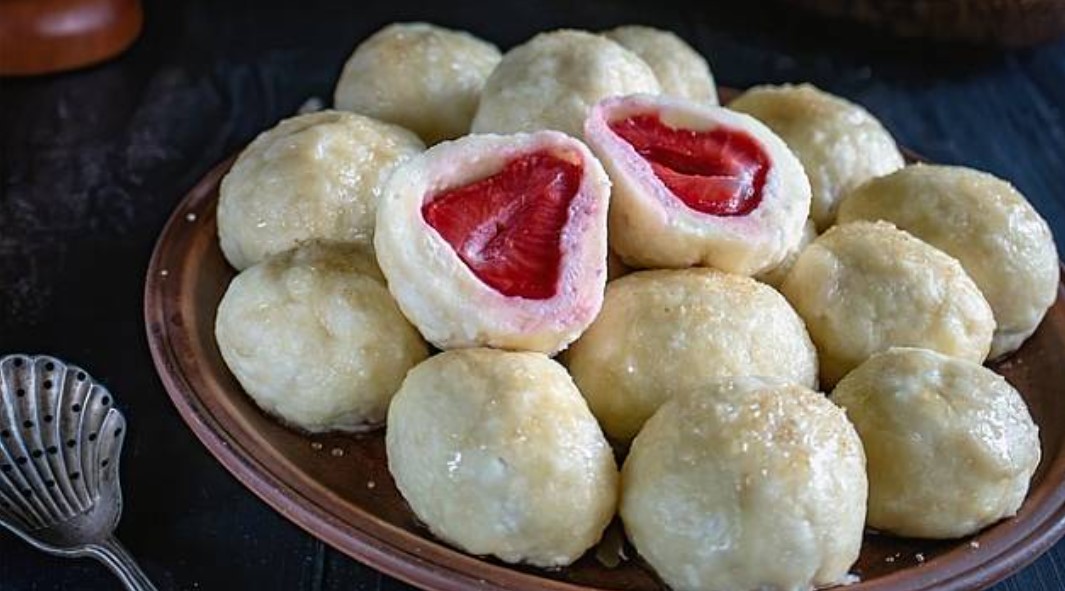 Domě tips Krok-za-krokem-1745229662 Nejlepší Recept na kynuté jahodové knedlíky: Tradiční Český Styl recepty Domě tips Krok-za-krokem-1745229662 Nejlepší Recept na kynuté jahodové knedlíky: Tradiční Český Styl recepty