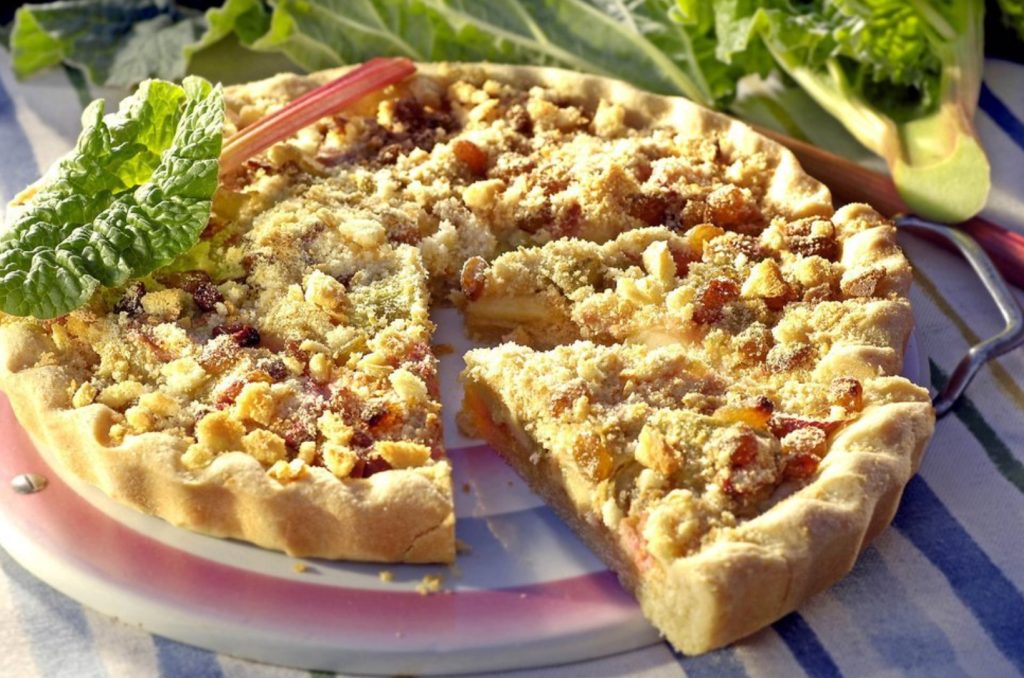 Domě tips Nejlepsi-Recept-na-rebarborovy-kolac-s-drobenkou-Tradicni-Cesky-Styl-1745241672-1024x678 Nejlepší Recept na rebarborový koláč s drobenkou: Tradiční Český Styl recepty  